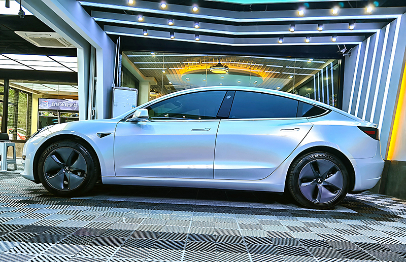 特斯拉model3镭射白 - 深联汽车技术
