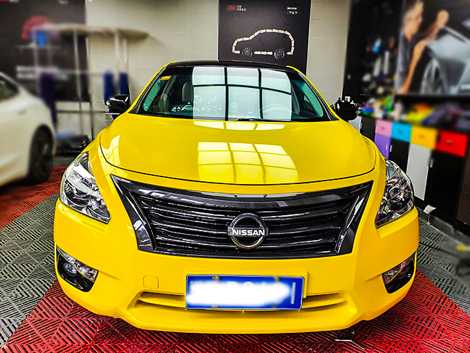日产天籁汽车改色高亮黄 - 深联汽车技术